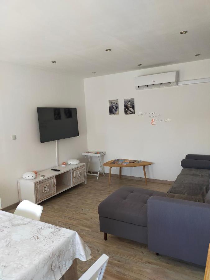 Logement Atypique Arles Exterior foto